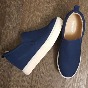 Blue Comfortable shoes